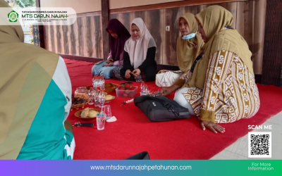 MTs Darun Najah Takziyah ke Rumah Ananda Mauren Kelas 8F di Kalipepe Yosowilangun