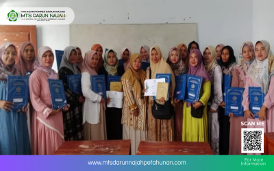 MTs Darun Najah Bagikan Rapor Semester Ganjil TP. 2025/2026 dan Beri Apresiasi Juara Kelas